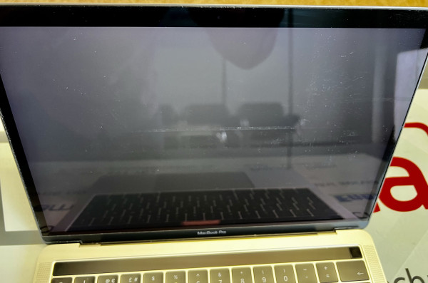 APPLE MacBook Pro 13" A1708 Space Gray - Trieda B; Intel Core i5-7360U / 2,3 GHz, 8GB RAM, 250GB SSD 8